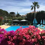 Colombier Apartment *