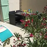 Apartment Colombier *
